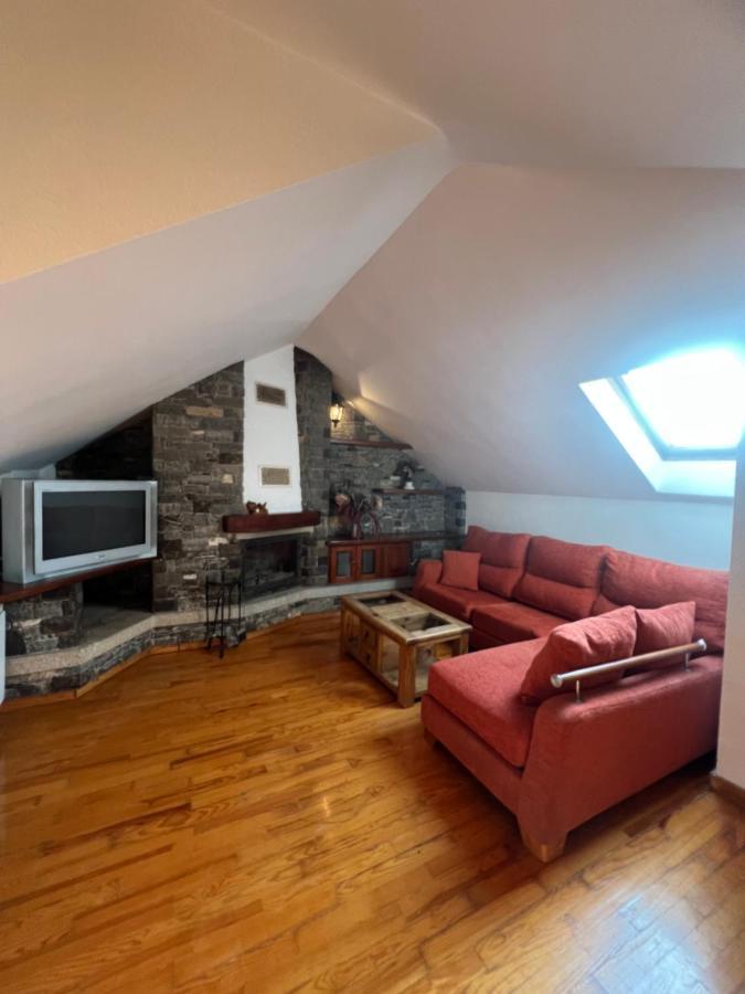 Precioso Duplex En Puigcerda Con Plaza De Parking Leilighet Eksteriør bilde
